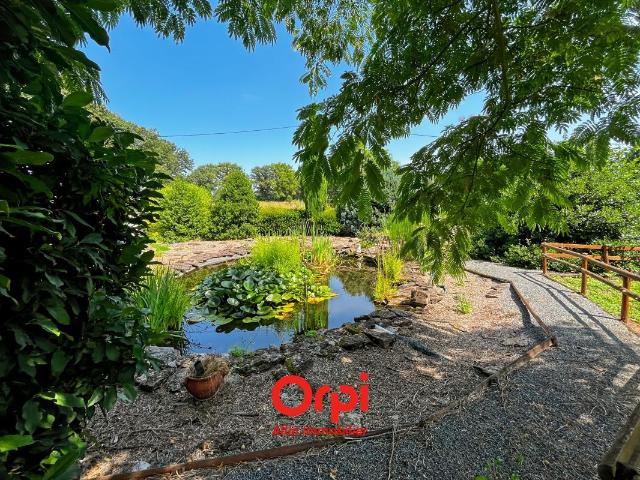 Grand pavillon à vendre sur terrain arboré 244m² Doyet