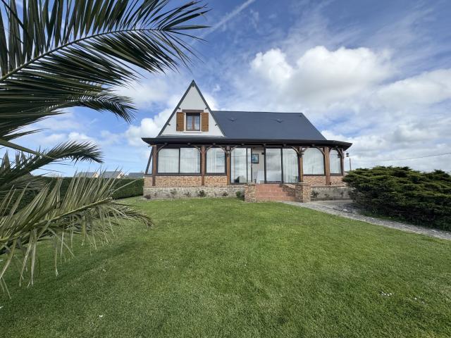 GRAND PAVILLON FAMILIAL PROCHE DE CHERBOURG ET DE LA MER