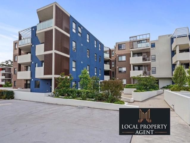 Grand Penthouse/Top Floor Living Two Bedroom + Study Apartment in the Heart of the Rouse Hills