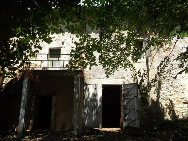 Grand potentiel, projet de rénovation dans un petit hameau, 220