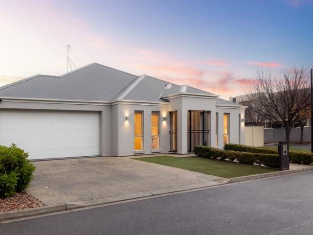 Grand Proportions & Effortless Entertaining in the Heart of Findon