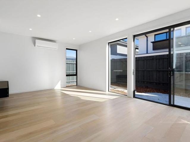 Grand Proportions in an Unbeatable Alphington Location
