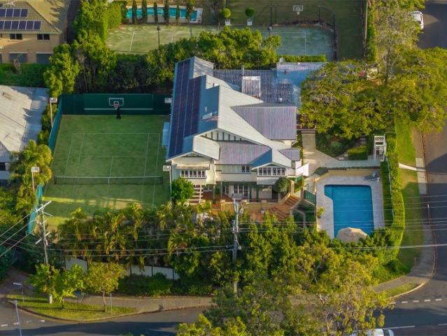 Grand Queenslander c1923 on 1612m2 with Private Tennis Court