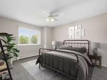 Grand Ridge Apartments, 600 Ashton Place Northeast, Cedar Rapi.