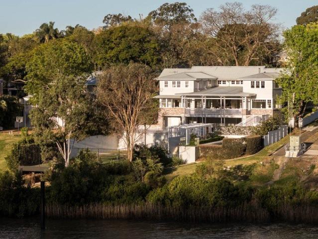 Grand Riverfront Estate Across an Extraordinary 2,139sqm