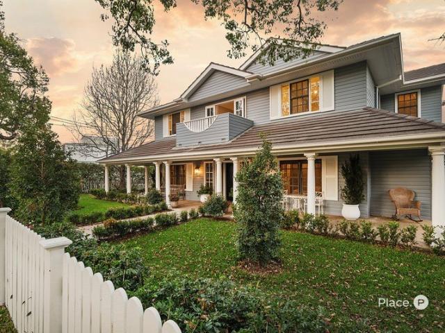 Grand Riverside Residence on 1,022sqm in Chelmer's Distinguished Laurel Avenue