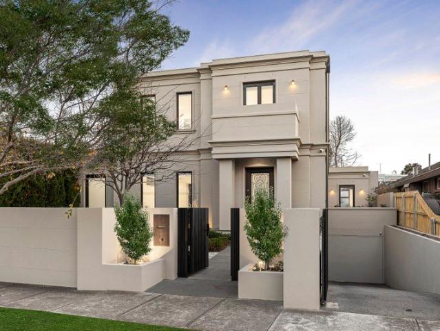 Grand Scale Tri Level Entertainer with Six Car Basement