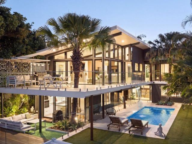 Grand Scale, Waterfront Entertainer in an Exclusive Enclave