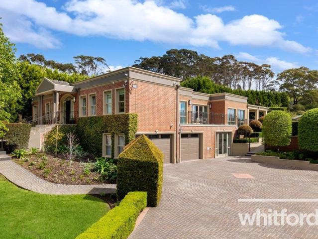 Grand Scale family living in a private Highton setting