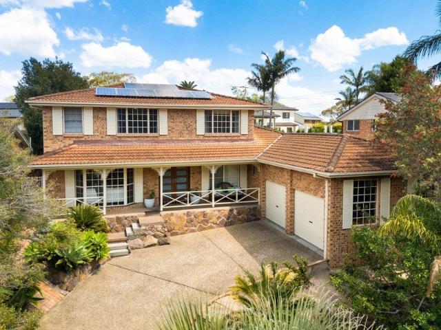 Grand Scale Family Living with Exceptional Outdoor Entertaining and Swimming Pool