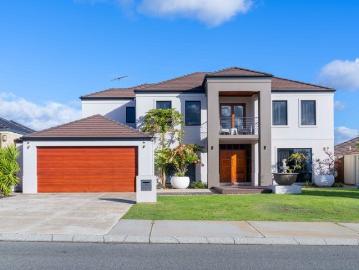 Grand Scale Family Residence
