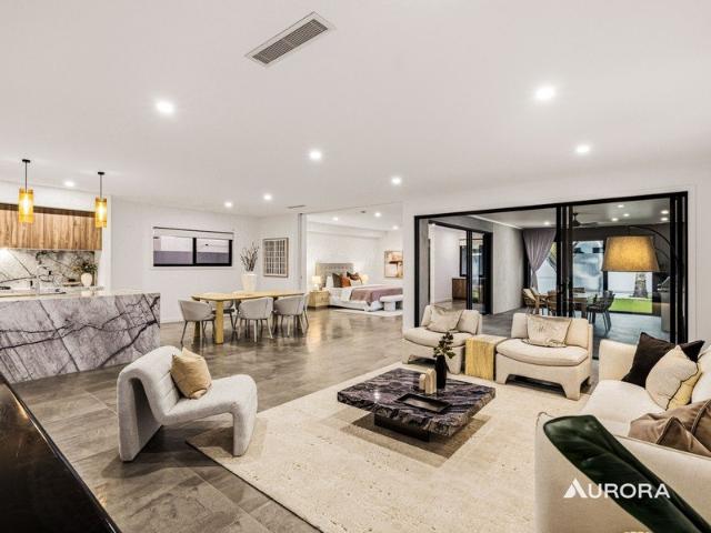 GRAND SCALE LIVING MASTERPIECE THE ONLY ONE IN ROBERTSON!