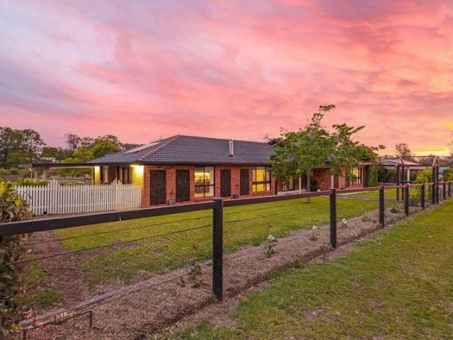 Grand Scale Living with Dual Accommodation on 4.6 Acres