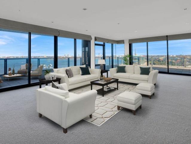 GRAND SCALE SUB PENTHOUSE LIVING WITH BREATHTAKING VIEWS