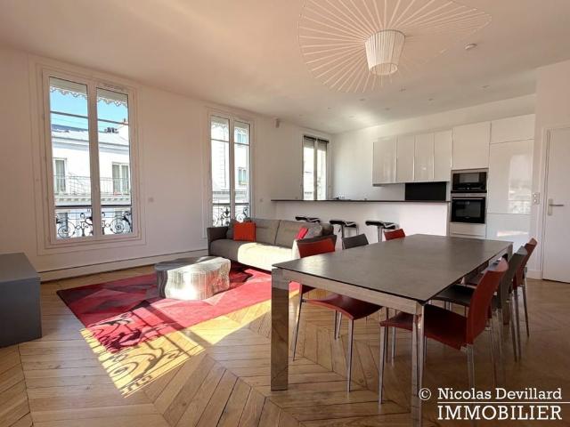 Grand salon, ensoleillé et rénové