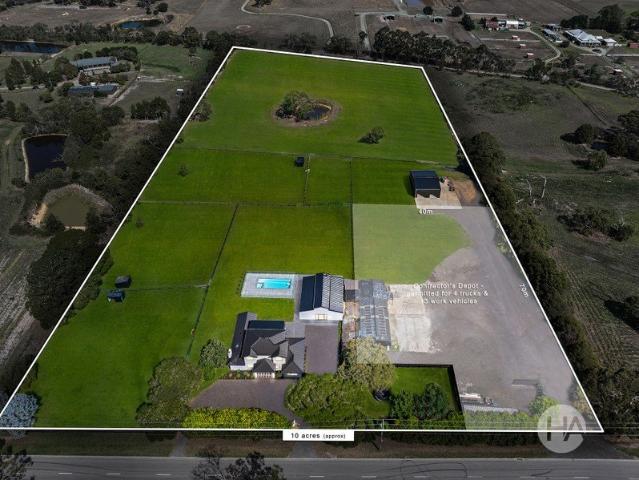Grand Semi Rural Family Estate with Luxury Entertaining & Commercial Opportunities