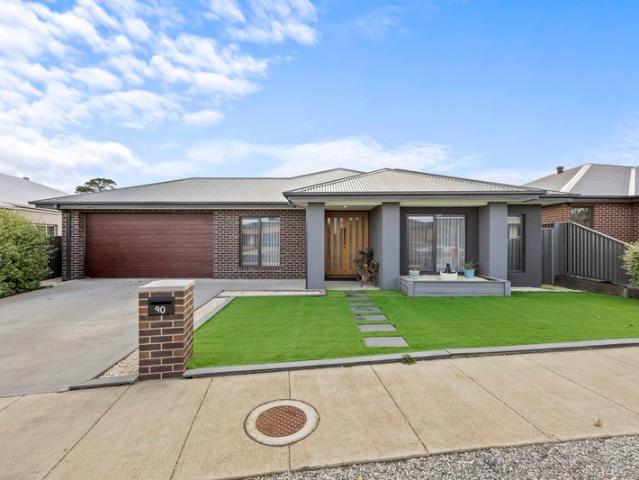 Grand Six Bedroom Family Entertainer with Multiple Ensuites & Expansive Living