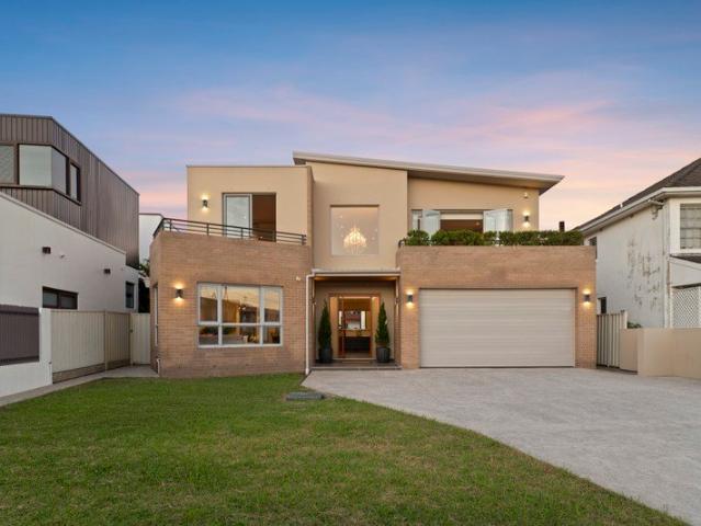 A Substantial Family Home Offering Space, Quality in a Sought after Coastal Lifestyle