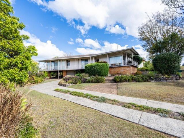 Grand South Hill Living with Unforgettable Views
