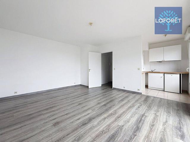 Grand Studio 29 m² Parking en sous sol Cave Place Cendr