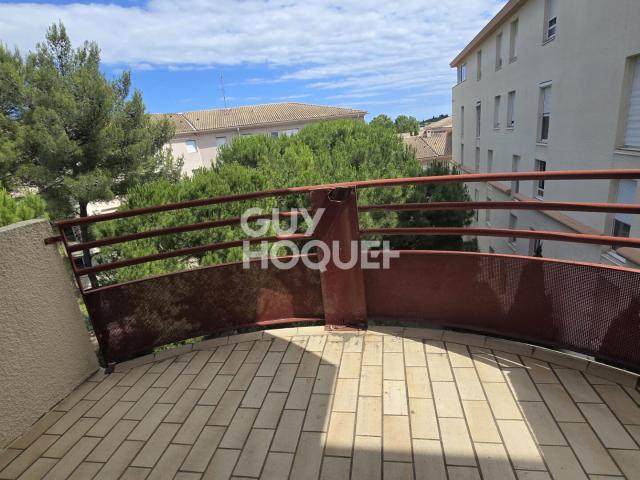 Grand studio 30 M2 avec terrasse et parking dans résidence de qualité