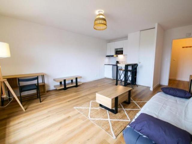 Grand studio 31 m2 Saint Simon / Chapitre meublé