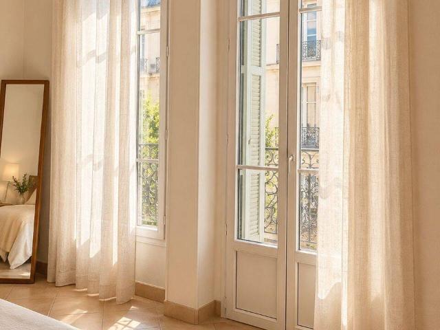 Grand Studio 36m² + balcon Spacieux studio avec balcon – Quartier Musiciens / Plein Centre de Nice Prix: 1290€ charges comprises, hors electricité