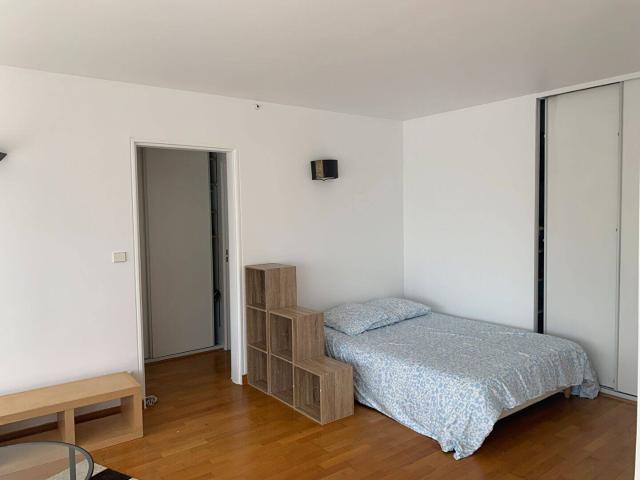 Grand Studio 40 M2 Proche Métro Ligne 1