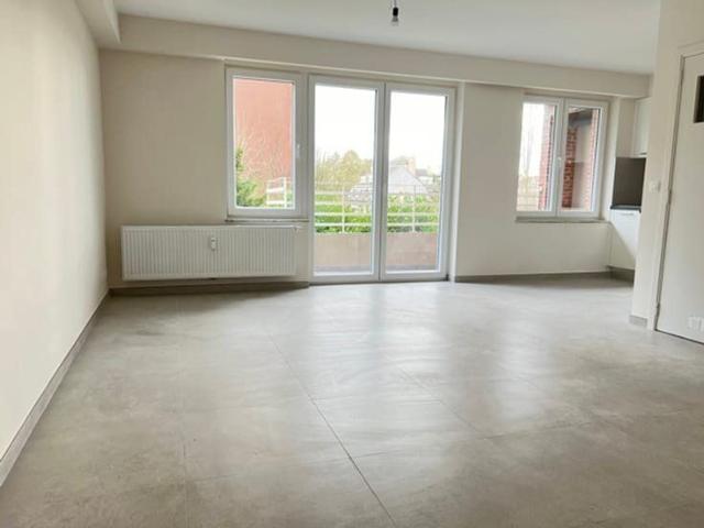 Grand STUDIO +/ 45m² + terr. entièrement rénové 2024