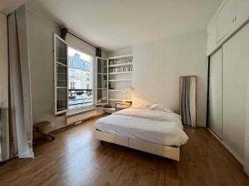 Grand studio Canal Saint Martin