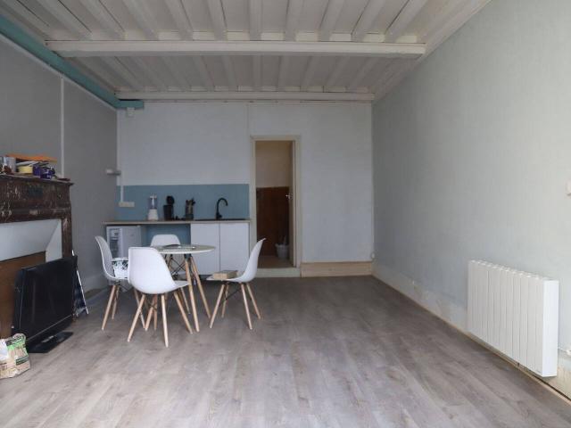 grand studio à 50m de la gare