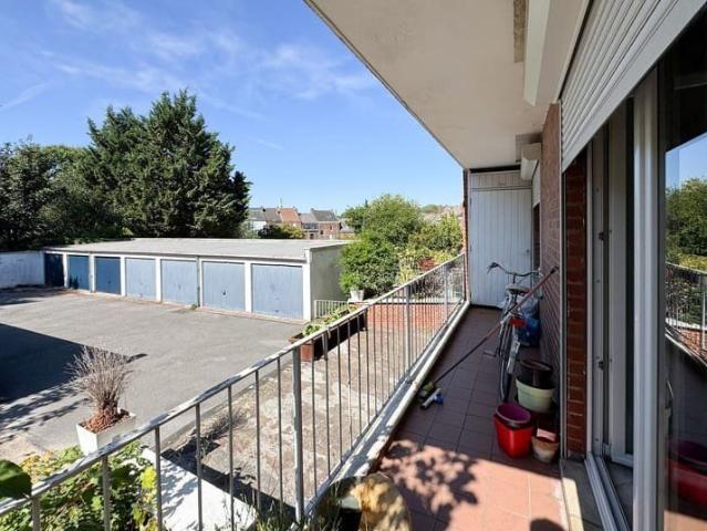 Grand studio avec terrasse proche de la gare