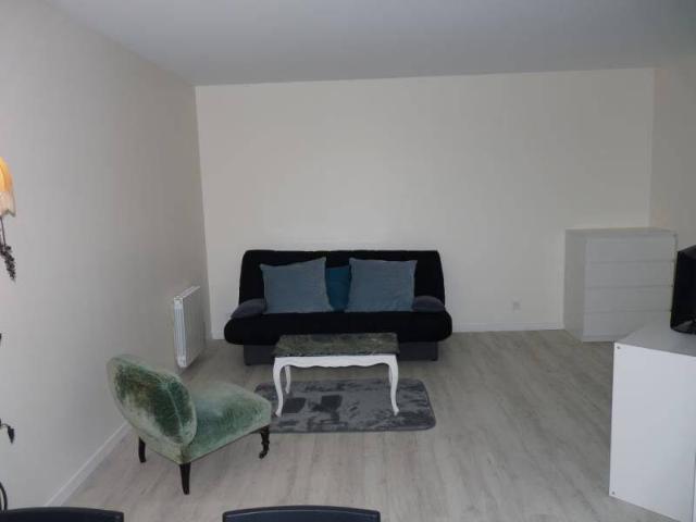 Grand studio avec Box à Rueil