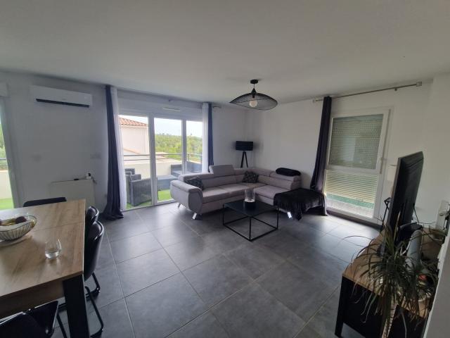 GRAND STUDIO DE 42m2 FACE A LA PLAGE SUR SAUSSET LES PINS