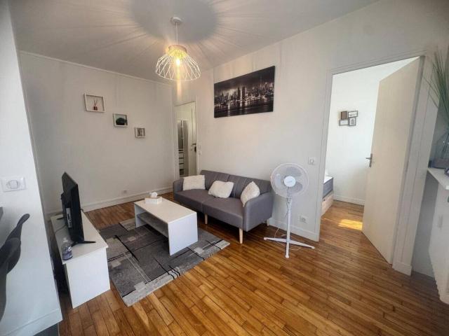 Grand studio meublé avec coin nuit