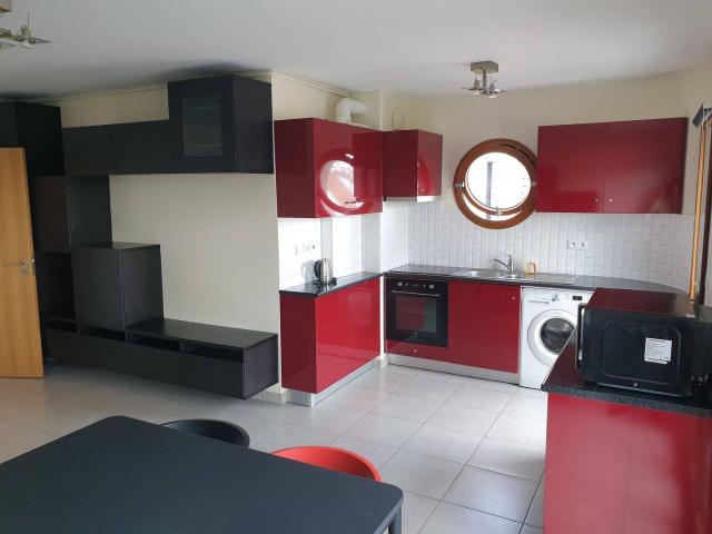 Grand studio meublé de 33 m², au 2eme étage avec ascenseur, situé à Charentonneau