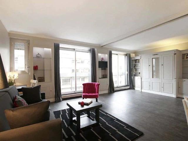 GRAND STUDIO MEUBLÉ POUR 2 PERSONNES TROCADÉRO