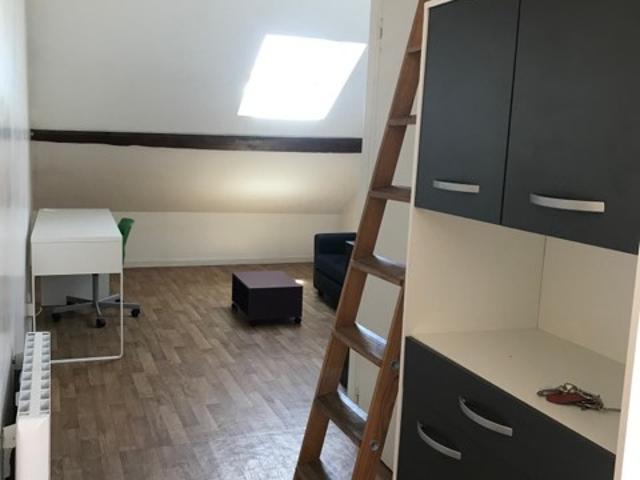 GRAND STUDIO MEUBLE 66 AVENUE AMBROISE CROIZAT ST MARTIN D'HERES Saint Martin d'Hères 38400