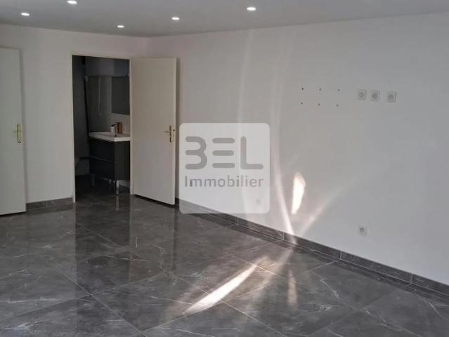 Grand studio neuf avec jardin privatif