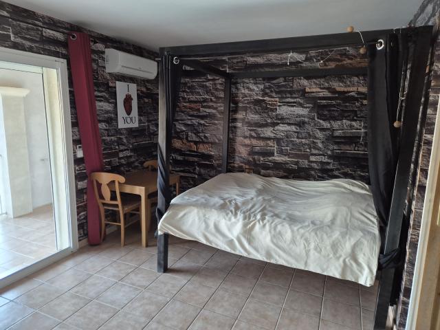 GRAND STUDIO SOLLIES TOUCAS