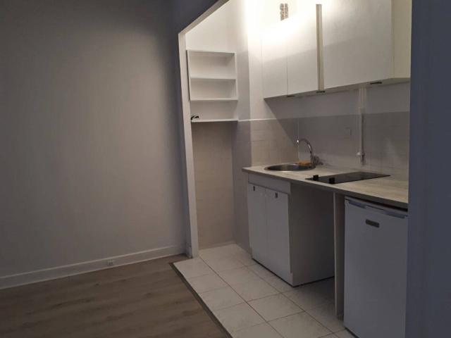 Grand Studio Paris 19 Rue de Belleville