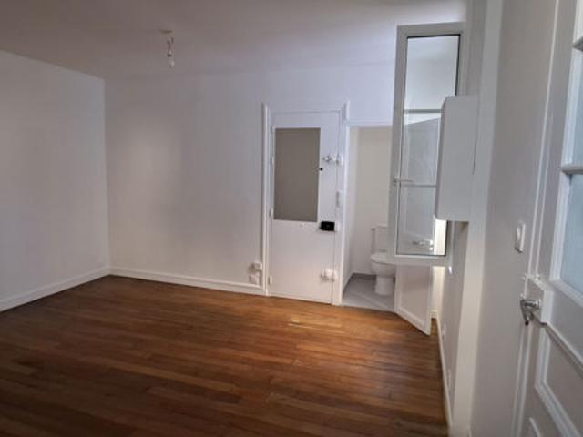 GRAND STUDIO PROCHE METRO Anatole