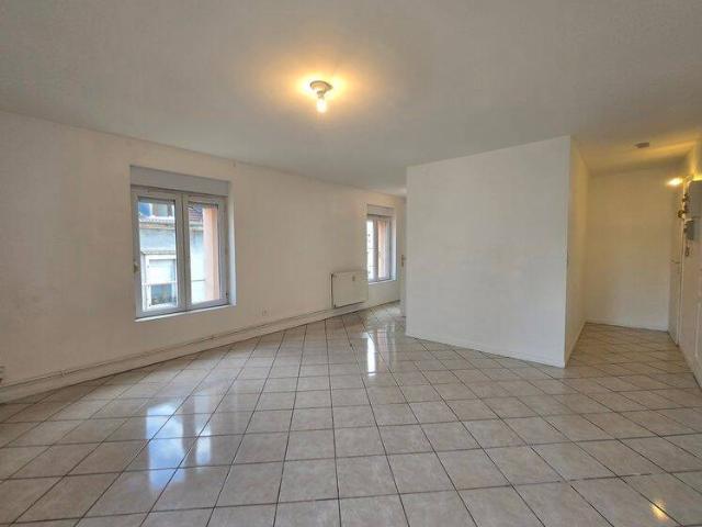 Grand Studio proche gare chauffage compris