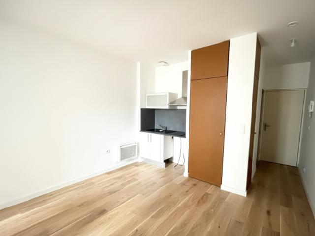 Grand studio rénové 28m2 Gare Saint Jean