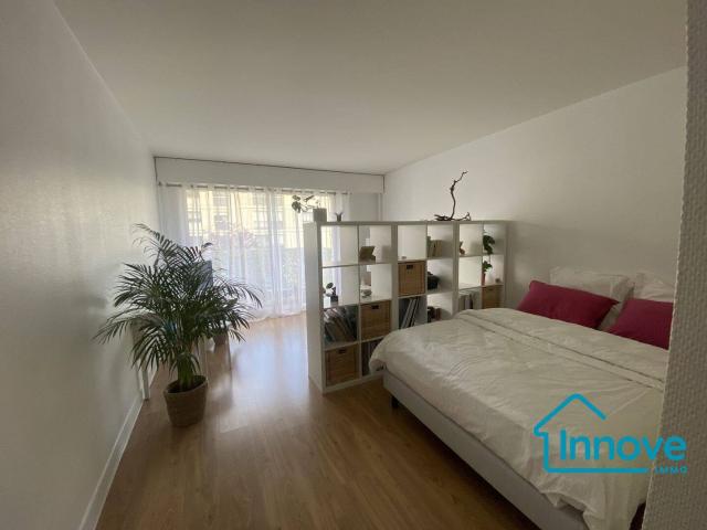 Grand studio Versailles avec balcon