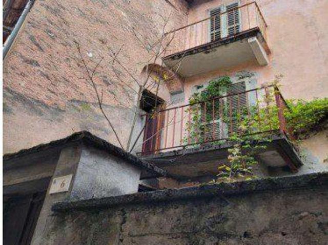 Grandola ed Uniti 8 vani 243mq