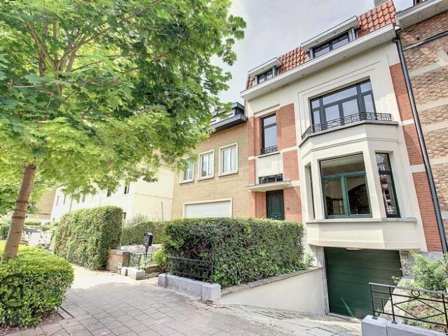 Grandchamp Neighborhood | 5 bedroom mansion with garden & ga