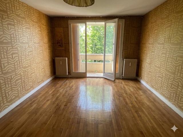 Grandclément: T1 bis avec balcon et vue dégagée au calme !