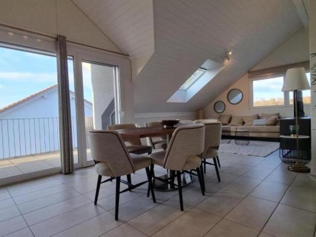 Grandcour Appartement meublé 3.5 pièces au dernier étage