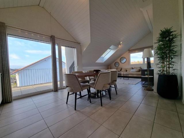 Grandcour – Appartement meublé 3.5 pièces au dernier étage